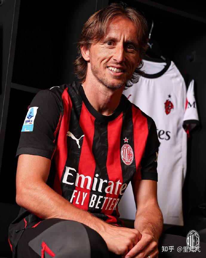 佩杜拉丨奇克给萨里发私人信息婉拒邀请